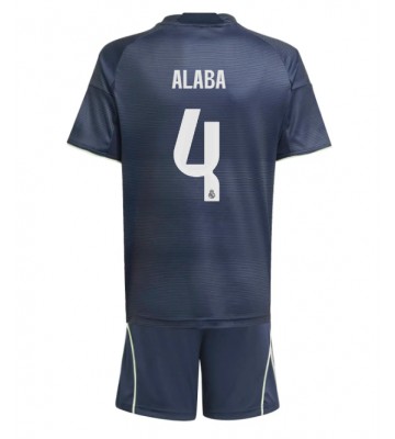 Real Madrid David Alaba #4 Bortaställ Barn 2025-26 Kortärmad (+ Korta byxor)